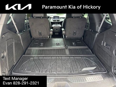 Used 2022 Chevrolet Tahoe Z71 w/ Luxury Package AWD/4WD image 12