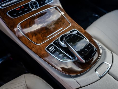 Used 2019 Mercedes-Benz E 300 4MATIC w/ Driver Assistance Package image 22