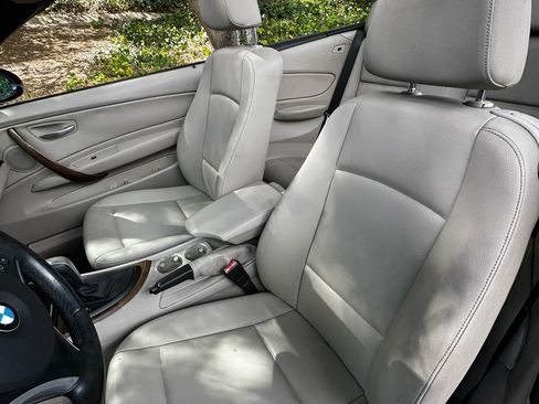 Used 2009 BMW 128i Convertible image 12