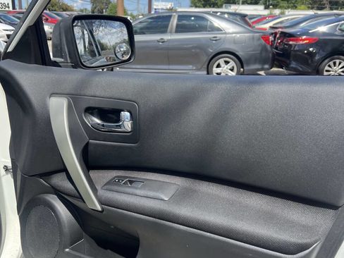 Used 2013 Nissan Rogue SV image 9