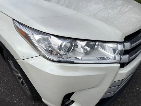 Used 2017 Toyota Highlander XLE image 12