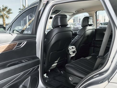 Used 2024 Genesis GV80 2.5T image 16