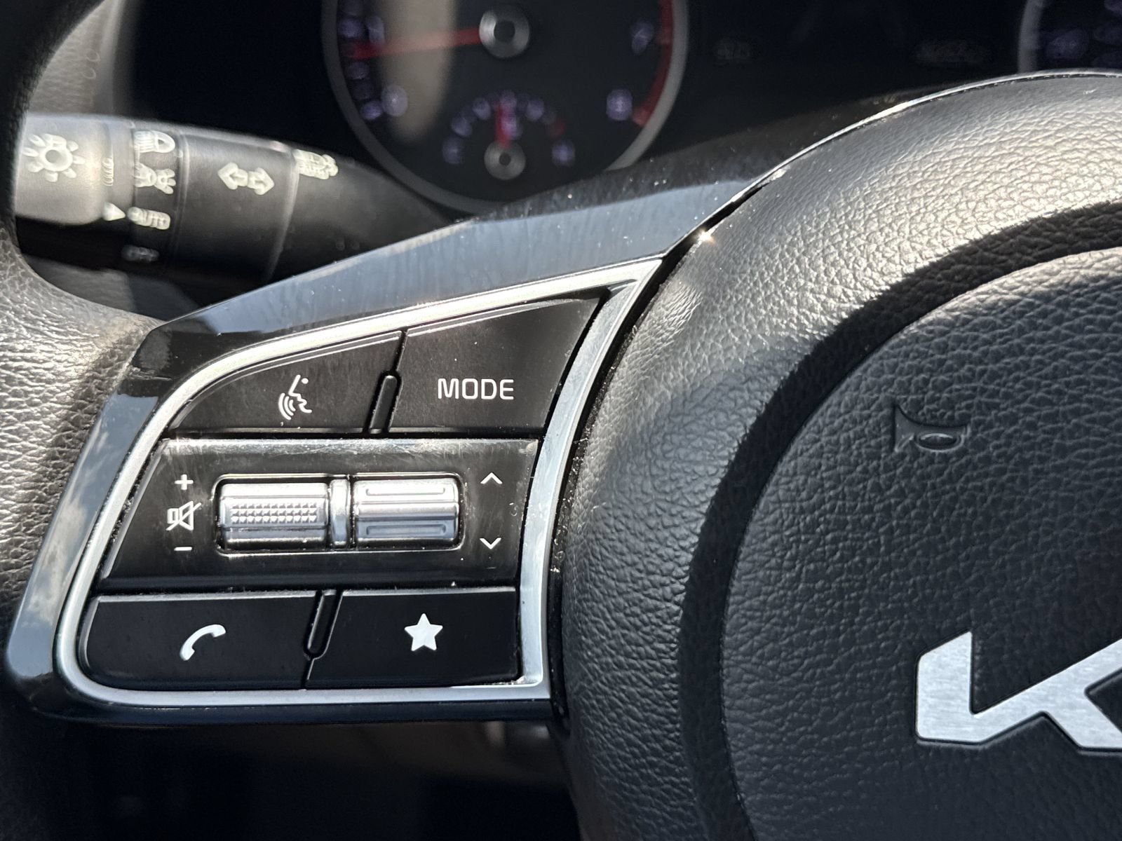 Used 2023 Kia Forte LXS FWD image 17