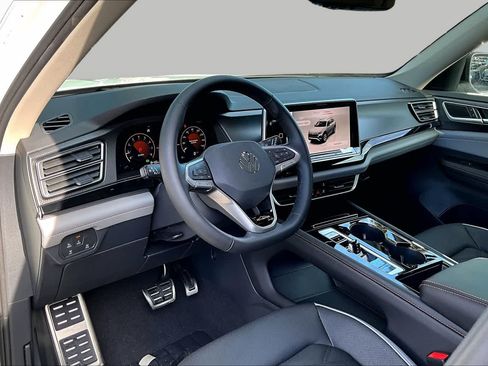 New 2026 Volkswagen Atlas Peak Edition AWD/4WD image 8