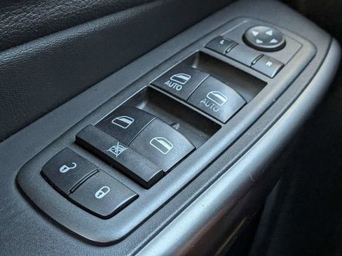 Used 2020 Jeep Cherokee Limited FWD image 24
