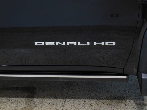 Used 2021 GMC Sierra 3500 Denali w/ Denali Ultimate Package AWD/4WD image 10