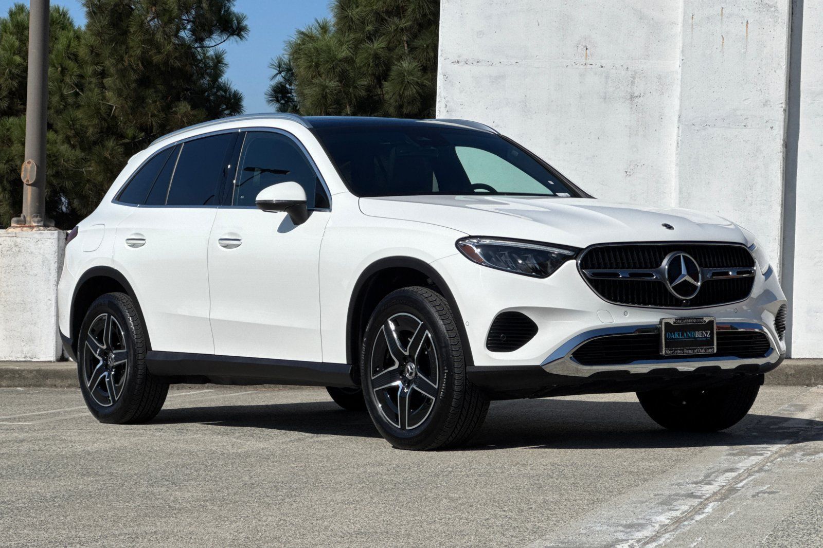 Used 2026 Mercedes-Benz GLC 300 4MATIC image 2