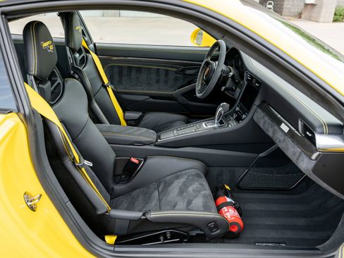 Used 2018 Porsche 911 GT2 RS RWD image 14