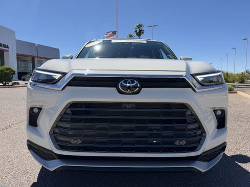 Certified 2024 Toyota Grand Highlander AWD Hybrid image 10