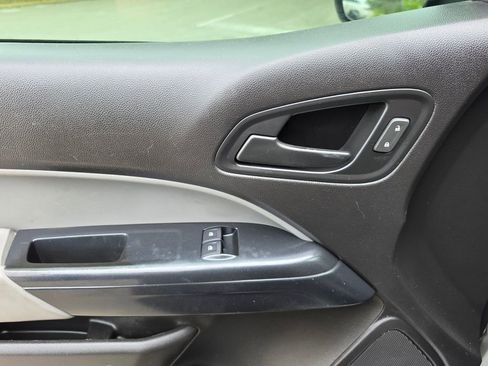 Used 2018 Chevrolet Colorado W/T RWD image 20