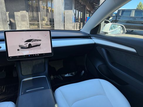 Used 2023 Tesla Model 3 Standard Range image 23