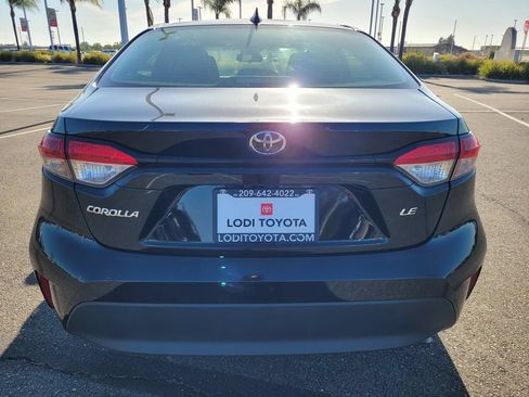 Used 2024 Toyota Corolla LE FWD image 5