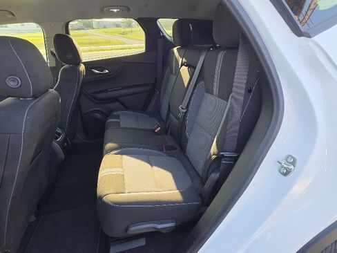 Used 2025 Chevrolet Blazer LT AWD/4WD image 9