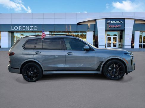 Used 2023 BMW X7 xDrive40i w/ M Sport Package AWD/4WD image 4