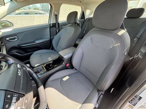 Used 2025 Kia K4 FWD image 35