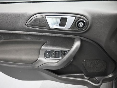 Used 2016 Ford Fiesta SE FWD image 10