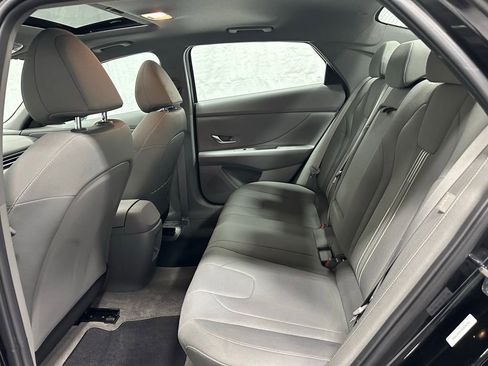 Used 2025 Hyundai Elantra SEL w/ Cargo Package image 42