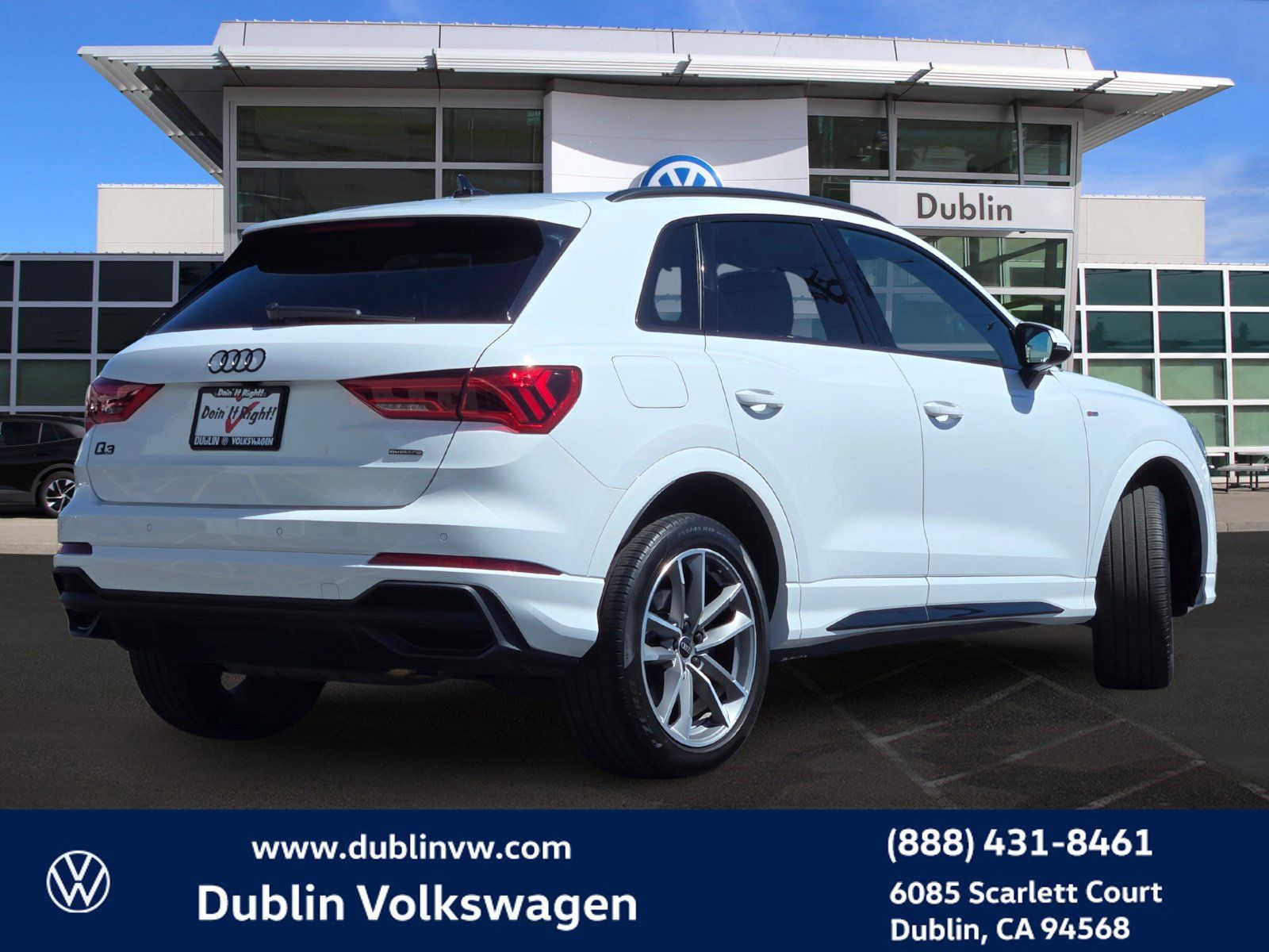 Used 2023 Audi Q3 2.0T Premium w/ Black Optic Sport Package AWD/4WD image 4
