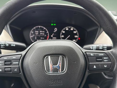 Used 2023 Honda HR-V LX image 17