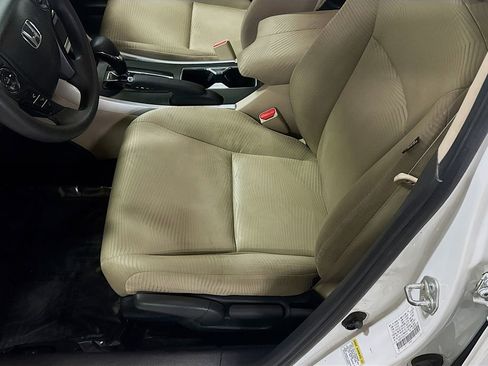 Used 2015 Honda Accord LX image 22