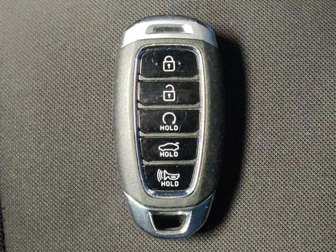 Used 2021 Hyundai Elantra SEL FWD image 32
