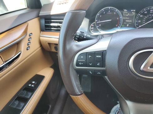 Used 2016 Lexus ES 350 w/ Premium Package w/Wood Trim FWD image 14