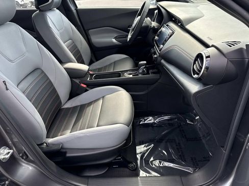 Used 2023 Nissan Kicks SR w/ SR Premium Package FWD image 20