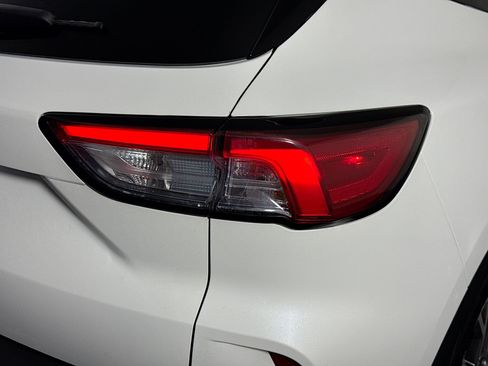 Used 2022 Ford Escape SEL FWD image 34