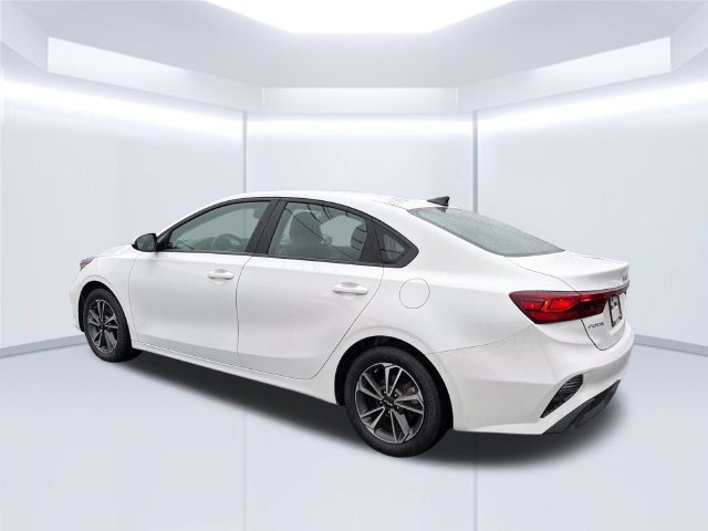 Used 2024 Kia Forte LXS FWD image 3