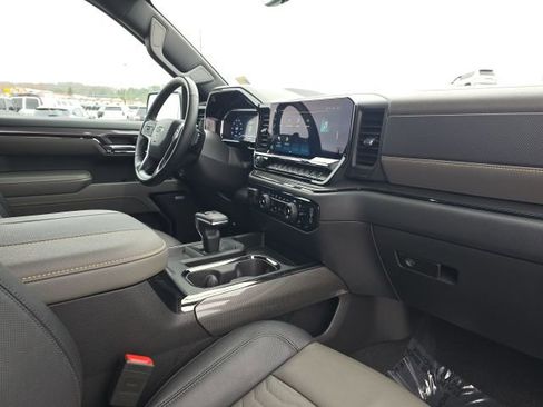 Used 2024 Chevrolet Silverado 1500 ZR2 w/ Technology Package image 21