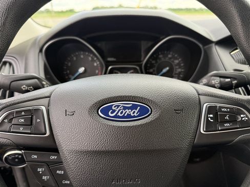 Used 2018 Ford Focus SE FWD image 11