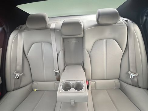 Used 2023 Genesis G70 2.0T image 23