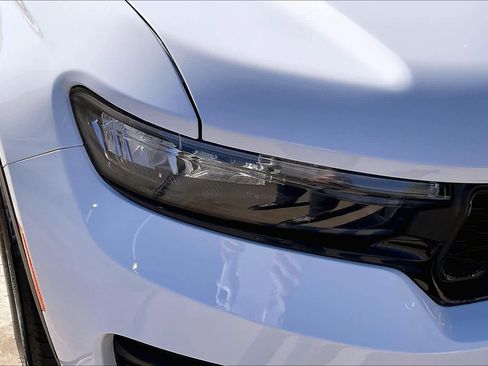 New 2025 Jeep Grand Cherokee Altitude image 13