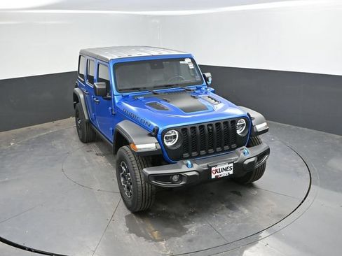 Used 2022 Jeep Wrangler Unlimited Rubicon 4xe w/ Cold Weather Group AWD/4WD image 40