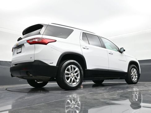 Used 2020 Chevrolet Traverse LT image 24