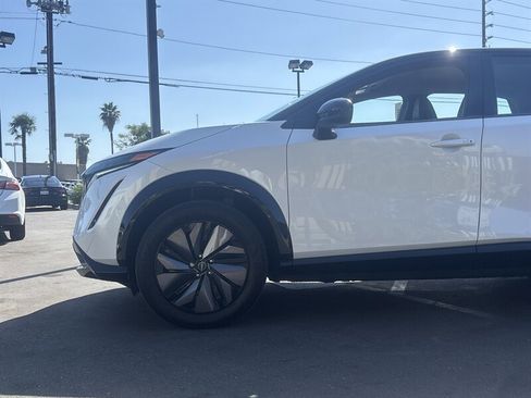 Used 2023 Nissan Ariya AWD image 3