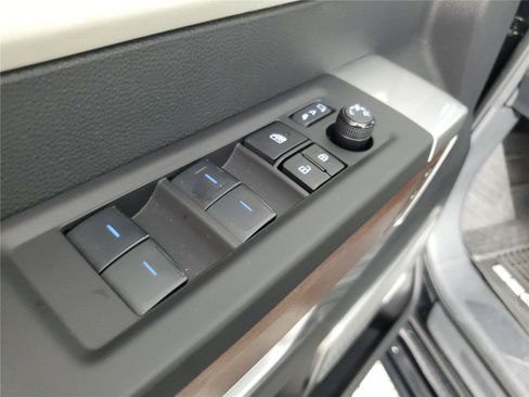 Used 2023 Toyota Sequoia Capstone AWD/4WD image 19
