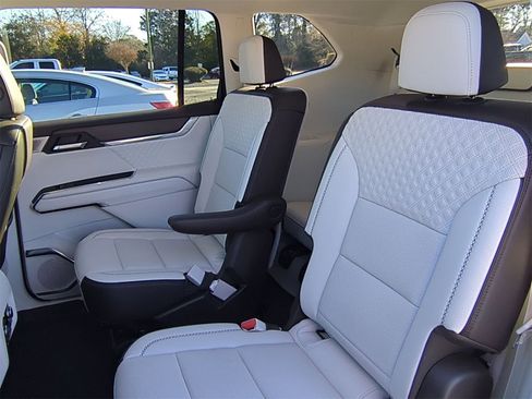 Certified 2024 GMC Acadia Denali w/ Super Cruise Package image 26