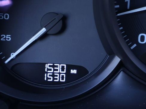 Used 2025 Porsche Macan Turbo image 2