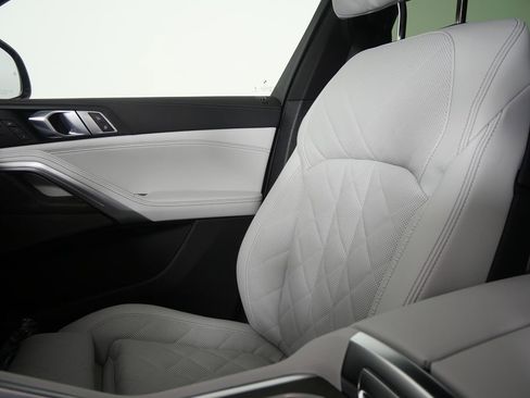 New 2026 BMW X6 xDrive40i w/ Executive Package image 23