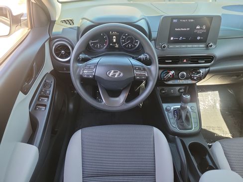 Certified 2022 Hyundai Kona SE FWD image 7