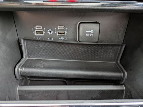 Used 2023 Jeep Grand Cherokee Overland image 28