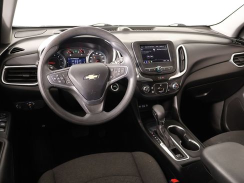 Used 2022 Chevrolet Equinox LT FWD image 2