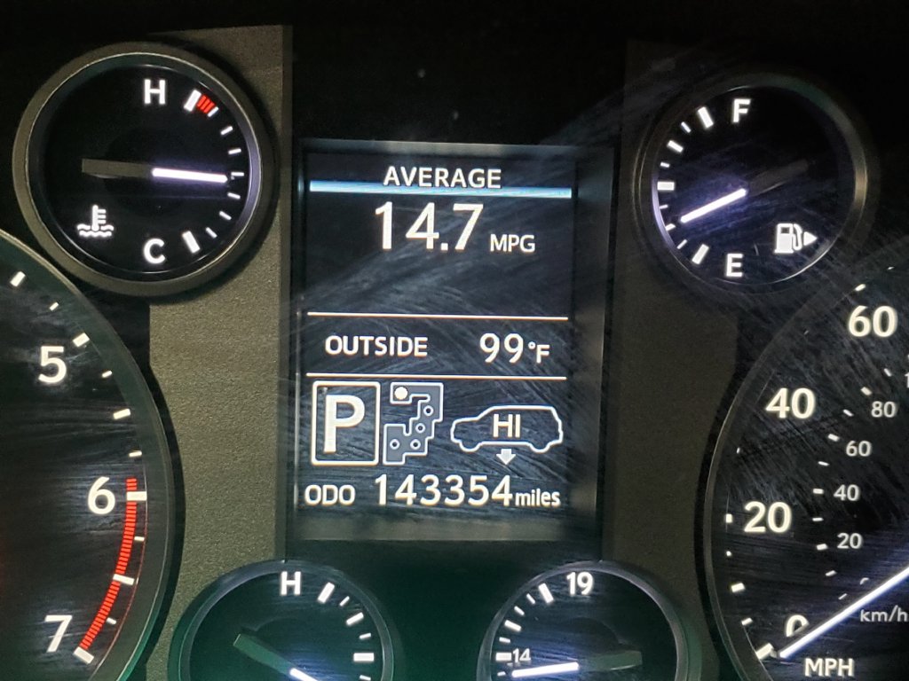 Used 2013 Lexus LX 570 4WD w/ Luxury Pkg image 41