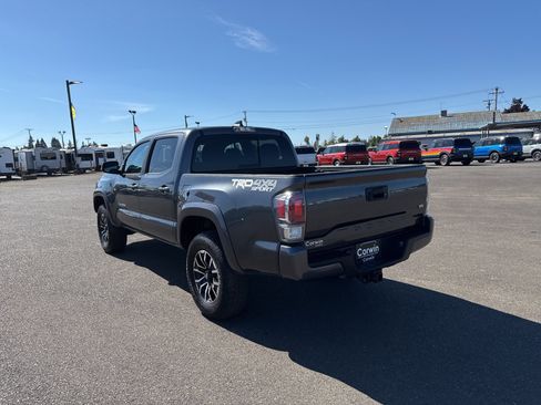 Used 2021 Toyota Tacoma TRD Sport image 7
