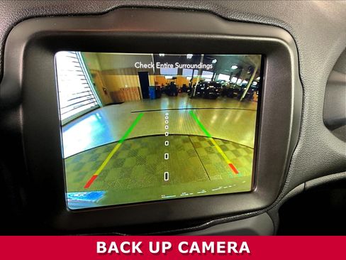 Used 2022 Jeep Renegade Latitude w/ Convenience Group AWD/4WD image 13