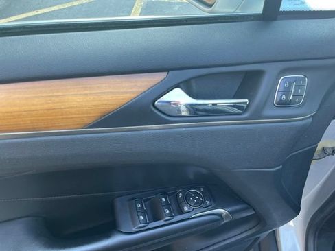 Used 2018 Lincoln MKC Reserve w/ Lincoln MKC Climate Package FWD image 18