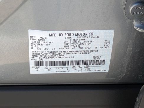 Used 2024 Lincoln Aviator Reserve AWD/4WD image 38