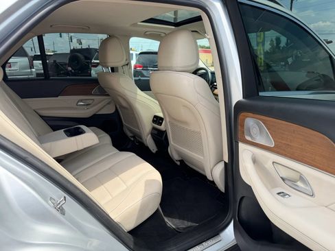 Used 2021 Mercedes-Benz GLE 350 w/ Premium Package image 11