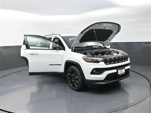 New 2026 Jeep Compass Latitude image 25